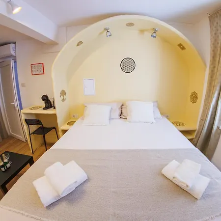 Plutus Apartments And Rooms With Free Parking Koper Exterior photo