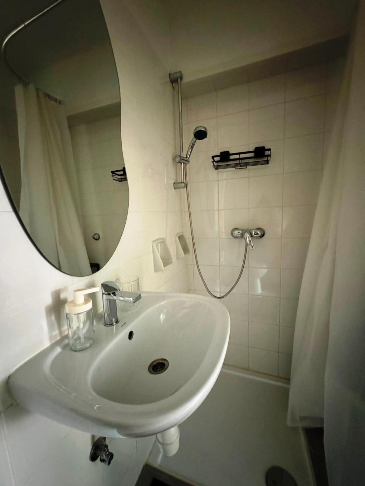 Plutus And With Free Parking Appartamento